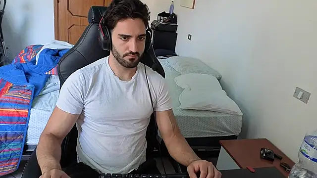 Al3xox02 online show from 20, 4, 2026