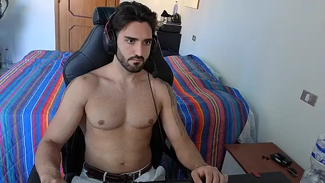 Al3xox02 online show from 19, 4, 2026