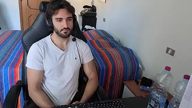 Al3xox02 online show from 17, 4, 2026