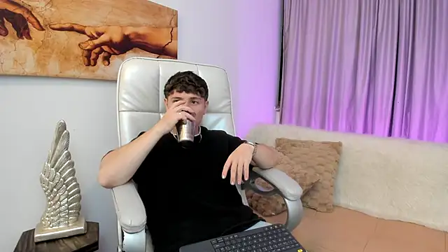 Leoo Miller online show from 5, 11, 2025