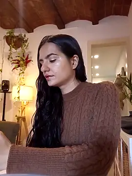 MissHazelnut online show from 11, 11, 2025