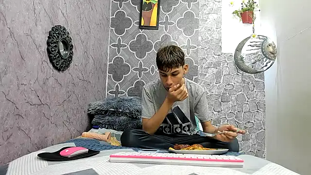 sexyboys cutex18 online show from 21, 12, 2025