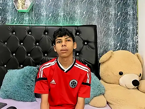 sexyboys cutex18 online show from 28, 10, 2025