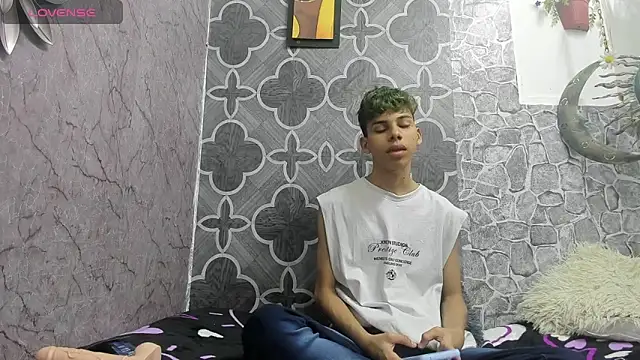 sexyboys cutex18 online show from 7, 1, 2026