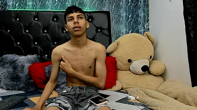 sexyboys cutex18 online show from 11, 11, 2025