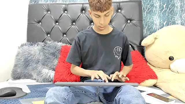 sexyboys cutex18 online show from 14, 11, 2025