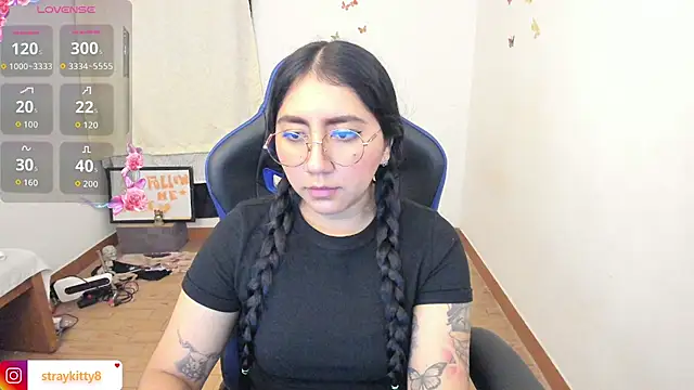 LoveLyy- online show from 3, 7, 2026