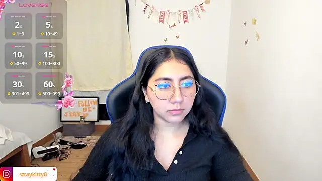 LoveLyy- online show from 5, 6, 2026