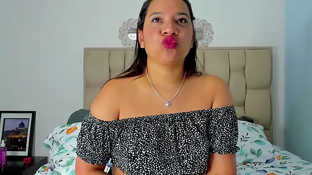 Stefany Bam online show from 3, 12, 2025