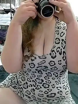 Snapshot of AugustRayn chatting on 22, 11, 2025 AugustRayn online show from 22, 11, 2025