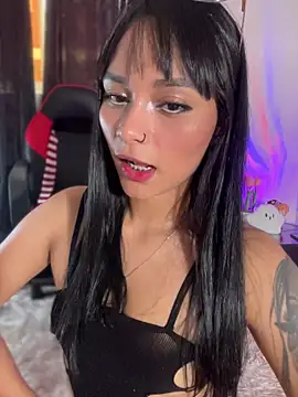 AlannaDollx online show from 18, 11, 2025