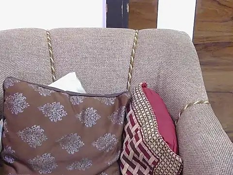 cute zaraa online show from 15, 11, 2025