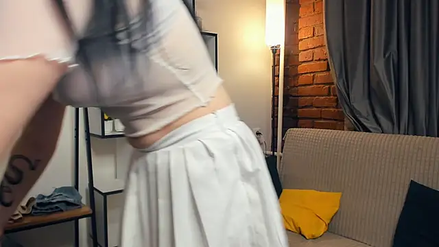 SkyDoll online show from 17, 10, 2025