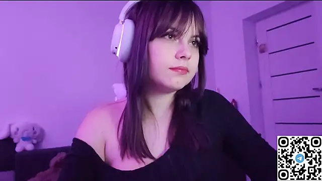 KristiBloom online show from 3, 12, 2025