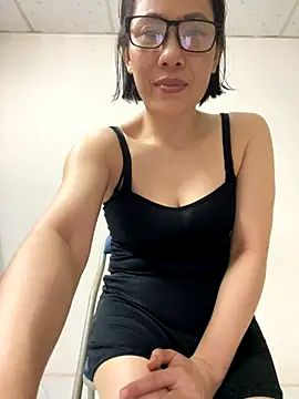 Snapshot of Hoa_hoa69 chatting on 11, 10, 2025 Hoa hoa69 online show from 11, 10, 2025