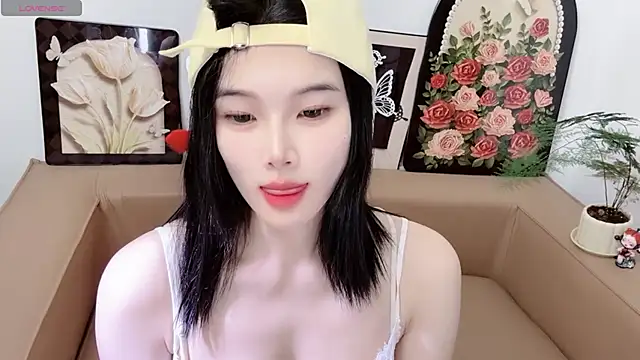 Snapshot of T-TeaR chatting on 11, 7, 2026 T-TeaR online show from 11, 7, 2026