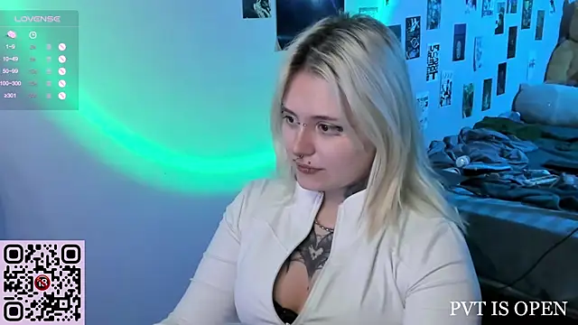 Snapshot of bixxxiz chatting on 17, 12, 2025 bixxxiz online show from 17, 12, 2025