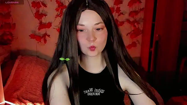 HoneyDazzle online show from 9, 10, 2025