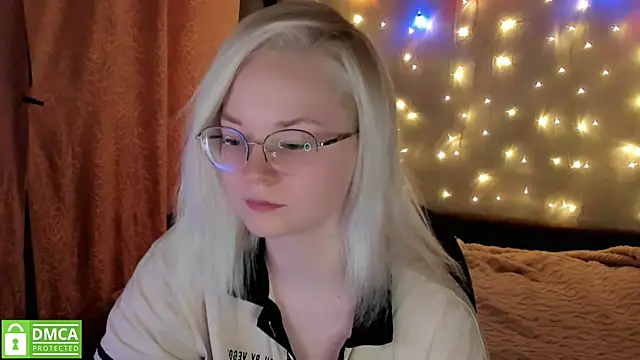 HoneyDazzle online show from 30, 11, 2025