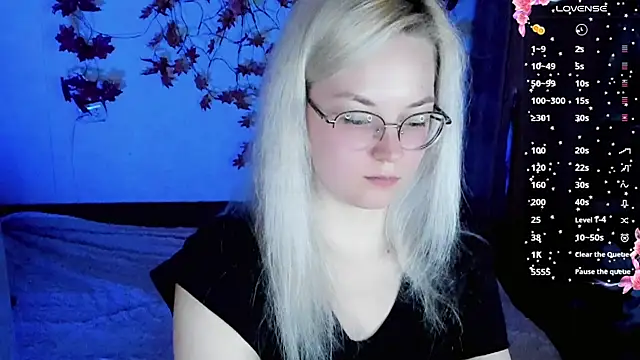 HoneyDazzle online show from 9, 11, 2025