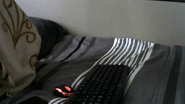 Snapshot of WildnWetMilfX36 chatting on 15, 6, 2026 WildnWetMilfX36 online show from 15, 6, 2026