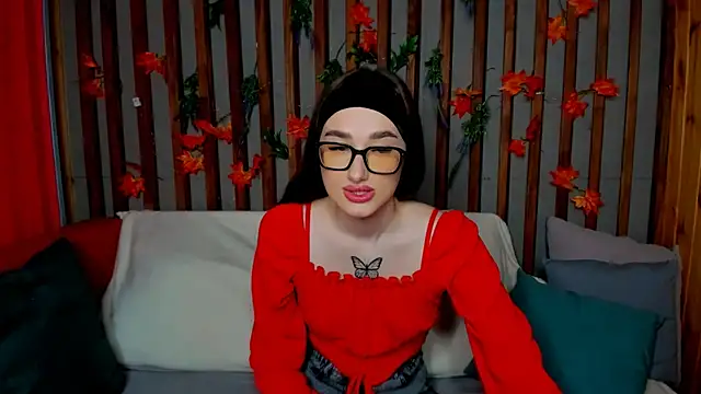 Olivia Grantt online show from 12, 11, 2025