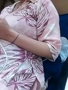 Snapshot of Priyanka_17 chatting on 30, 10, 2025 Priyanka 17 online show from 30, 10, 2025