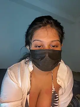 Monica  Bellucci   online show from 15, 2, 2026