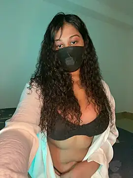 Monica  Bellucci   online show from 8, 2, 2026