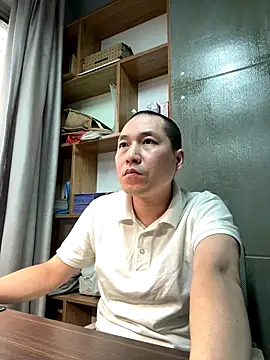 Snapshot of yichengm chatting on 20, 10, 2025 yichengm online show from 20, 10, 2025