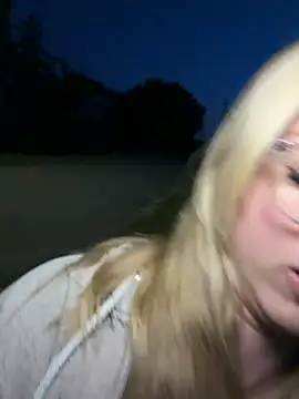 Snapshot of LinaLeana chatting on 3, 7, 2026 LinaLeana online show from 3, 7, 2026