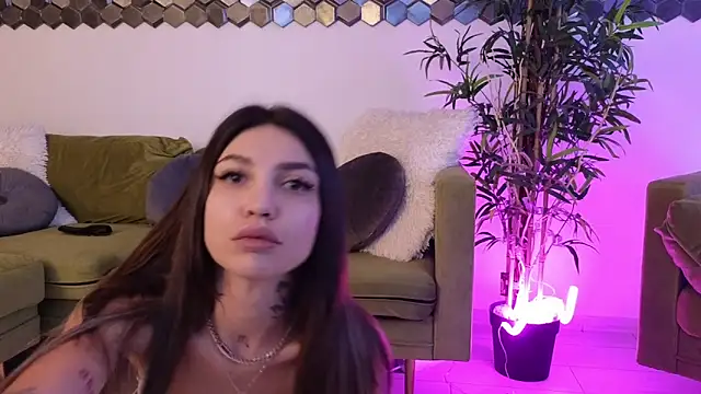 Ashley luxx online show from 9, 2, 2026