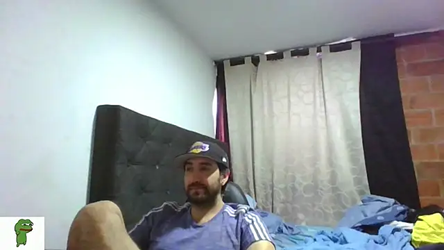 Snapshot of coolfriki chatting on 4, 7, 2026 coolfriki online show from 4, 7, 2026
