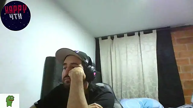 Snapshot of coolfriki chatting on 5, 7, 2026 coolfriki online show from 5, 7, 2026