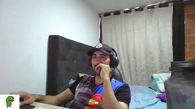 Snapshot of coolfriki chatting on 17, 7, 2026 coolfriki online show from 17, 7, 2026