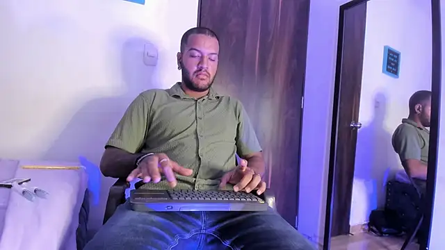 Dann 17  online show from 1, 11, 2025