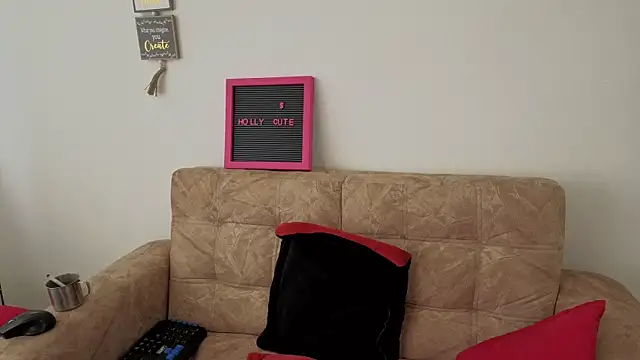 Snapshot of hollycute__ chatting on 4, 11, 2025 hollycute online show from 4, 11, 2025