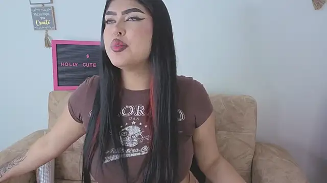 hollycute   online show from 15, 12, 2025