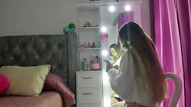 Snapshot of Sophia_rouse chatting on 15, 10, 2025 Sophia rouse online show from 15, 10, 2025
