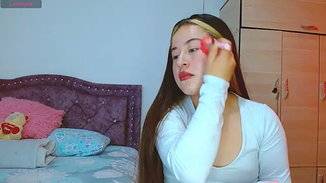 Snapshot of Hanssel_tess chatting on 8, 10, 2025 Hanssel tess online show from 8, 10, 2025