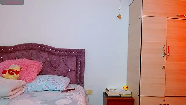 Snapshot of Hanssel_tess chatting on 25, 10, 2025 Hanssel tess online show from 25, 10, 2025