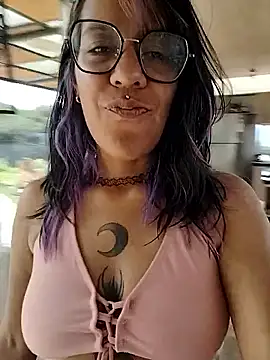 Abby 2-1 online show from 30, 11, 2025