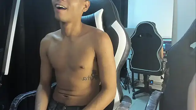 Snapshot of Baby_Latin chatting on 9, 11, 2025 Baby Latin online show from 9, 11, 2025