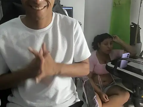 Snapshot of Baby_Latin chatting on 12, 11, 2025 Baby Latin online show from 12, 11, 2025