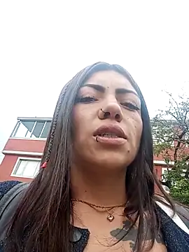 Snapshot of Saray_1-2 chatting on 20, 10, 2025 Saray 1-2 online show from 20, 10, 2025