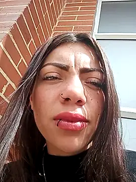 Snapshot of Saray_1-2 chatting on 18, 10, 2025 Saray 1-2 online show from 18, 10, 2025