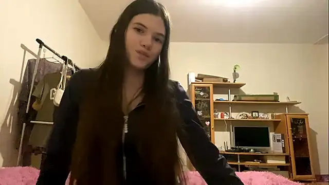 Snapshot of AlmetaBradicich chatting on 24, 11, 2025 AlmetaBradicich online show from 24, 11, 2025