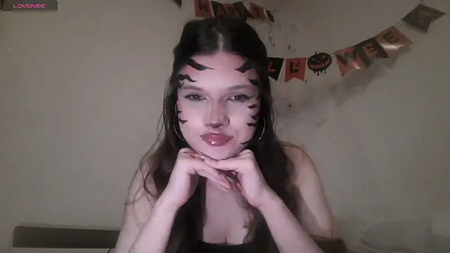 Snapshot of AlmetaBradicich chatting on 31, 10, 2025 AlmetaBradicich online show from 31, 10, 2025