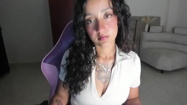 Snapshot of scarleth-jess chatting on 15, 10, 2025 scarleth-jess online show from 15, 10, 2025