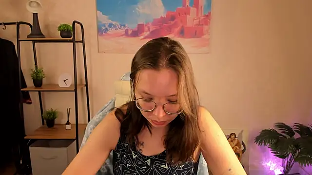 Nuura Moore online show from 20, 10, 2025